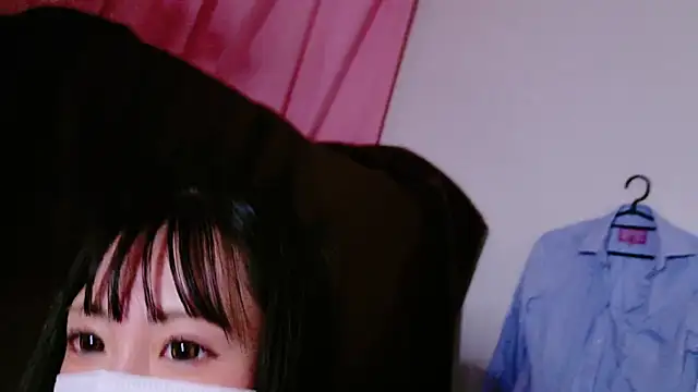 Snapshot of tsumugi_h chatting on 12.16.24 tsumugi h online show from 12.16.24