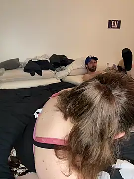 sexybee124 online show from 04.14.26