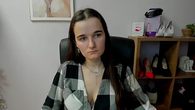 Snapshot of KateDelight chatting on 12.21.25 KateDelight online show from 12.21.25