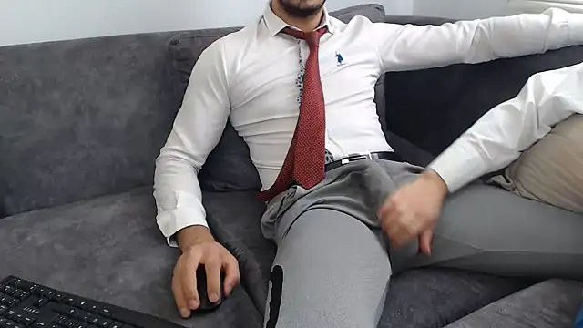 Snapshot of Naughtb0y chatting on 07.10.26 Naughtb0y online show from 07.10.26