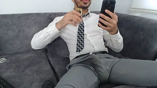 Snapshot of Naughtb0y chatting on 07.19.26 Naughtb0y online show from 07.19.26