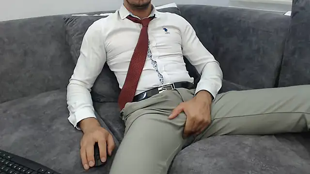 Snapshot of Naughtb0y chatting on 08.05.26 Naughtb0y online show from 08.05.26
