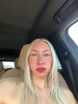 Snapshot of LuisaBecker chatting on 03.16.25 LuisaBecker online show from 03.16.25