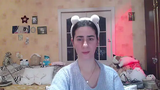 Snapshot of INELIKA chatting on 12.29.24 INELIKA online show from 12.29.24