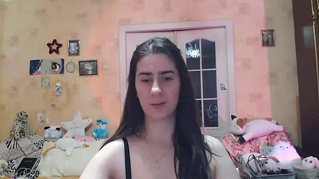 Snapshot of INELIKA chatting on 01.05.25 INELIKA online show from 01.05.25