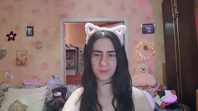 Snapshot of INELIKA chatting on 09.13.25 INELIKA online show from 09.13.25