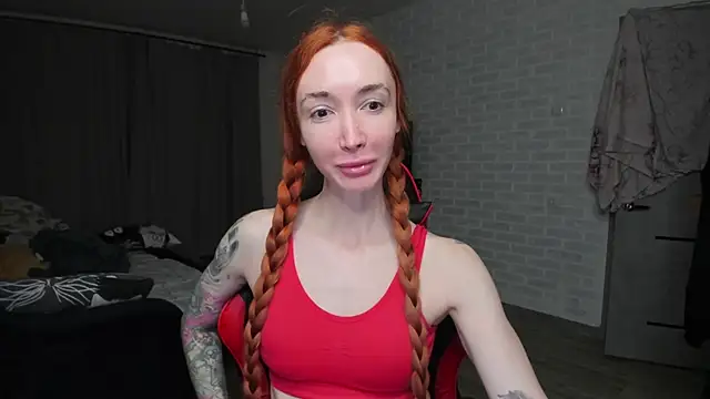 Roxy Silver online show from 11.25.25