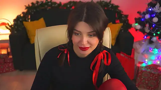 Snapshot of NicoleMun chatting on 12.05.24 NicoleMun online show from 12.05.24