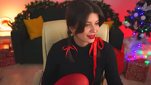 Snapshot of NicoleMun chatting on 12.05.24 NicoleMun online show from 12.05.24