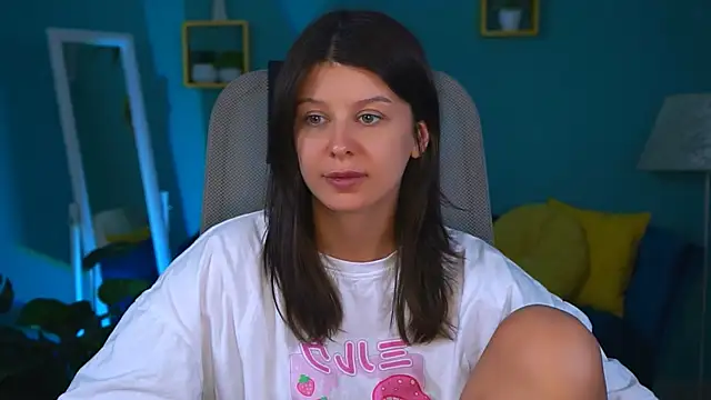 Snapshot of NicoleMun chatting on 02.04.25 NicoleMun online show from 02.04.25