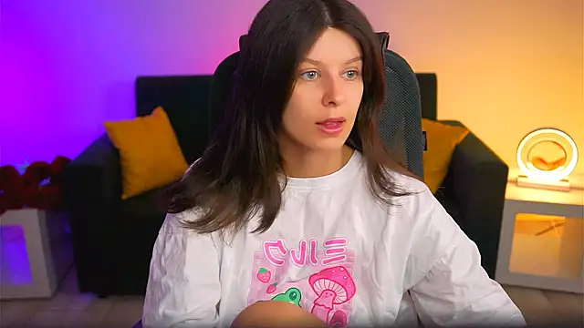 Snapshot of NicoleMun chatting on 02.09.25 NicoleMun online show from 02.09.25