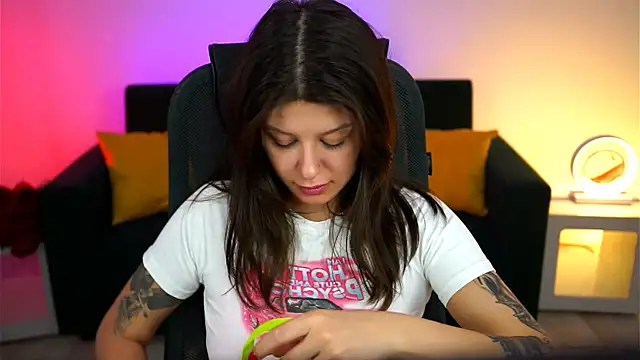 Snapshot of NicoleMun chatting on 03.16.25 NicoleMun online show from 03.16.25