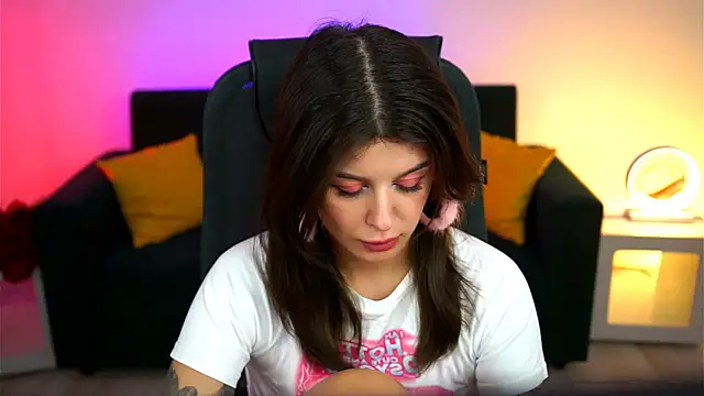 Snapshot of NicoleMun chatting on 03.16.25 NicoleMun online show from 03.16.25