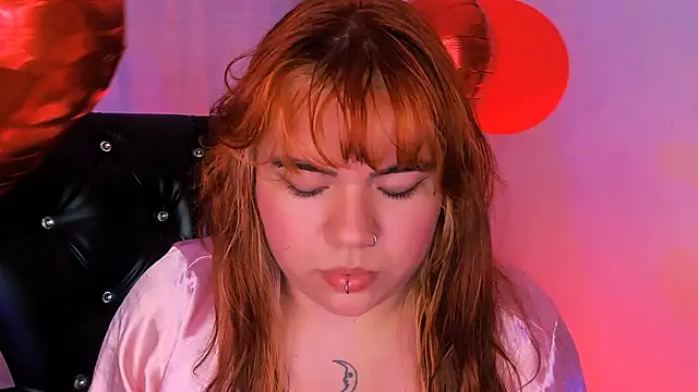 Snapshot of Samanta_cutee chatting on 02.15.25 Samanta cutee online show from 02.15.25