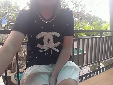 Nanaly Sweet online show from 01.23.25