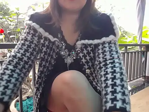 Nanaly Sweet online show from 02.05.25