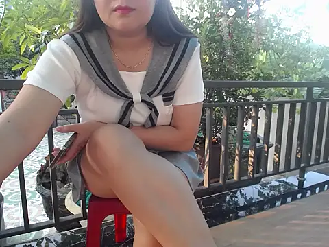 Nanaly Sweet online show from 10.19.25