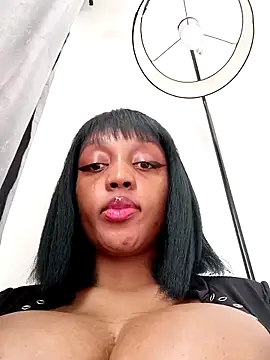 Snapshot of Busty_Bambi chatting on 04.20.26 Busty Bambi online show from 04.20.26
