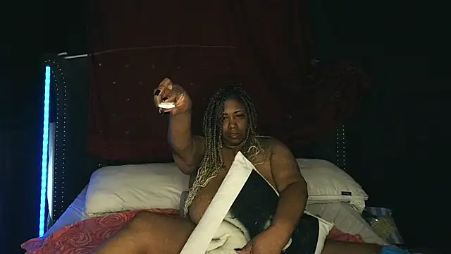 msyvette1970xh online show from 10.26.25