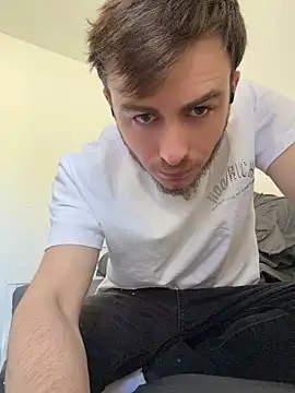 Snapshot of Julian128 chatting on 04.18.26 Julian128 online show from 04.18.26