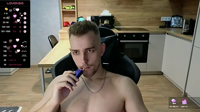 Snapshot of Larstar01 chatting on 01.21.25 Larstar01 online show from 01.21.25