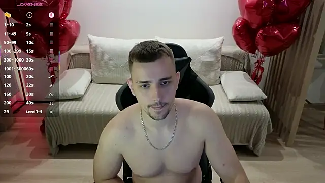 Snapshot of Larstar01 chatting on 09.26.25 Larstar01 online show from 09.26.25