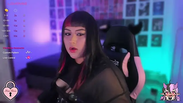 Snapshot of Tellme_Alexa chatting on 11.13.25 Tellme Alexa online show from 11.13.25