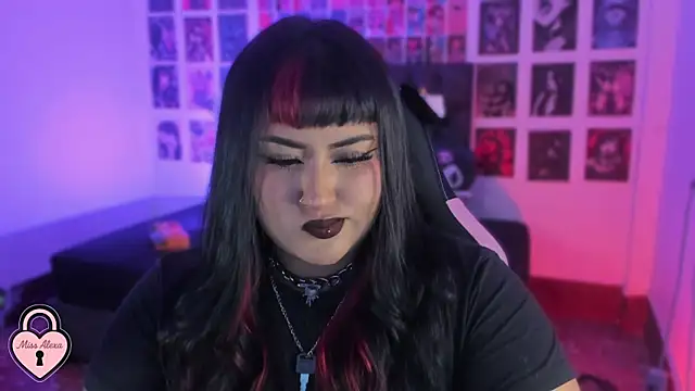 Snapshot of Tellme_Alexa chatting on 11.15.25 Tellme Alexa online show from 11.15.25