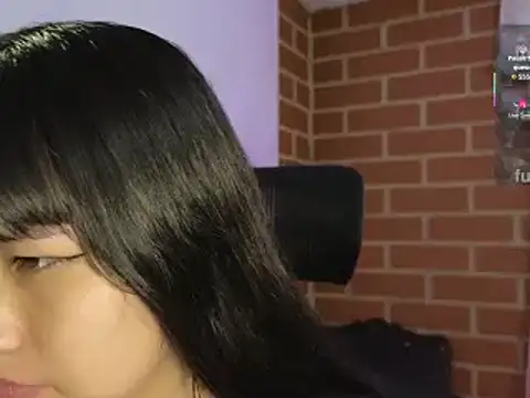 Snapshot of Caroll_Luna chatting on 10.22.25 Caroll Luna online show from 10.22.25