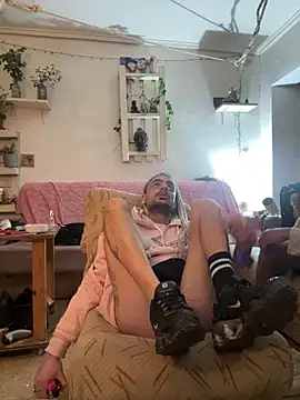 Snapshot of EnricoGio chatting on 01.19.26 EnricoGio online show from 01.19.26