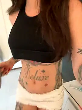 Snapshot of CindyNightX chatting on 10.19.25 CindyNightX online show from 10.19.25