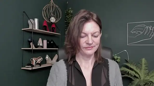 VivianWILD online show from 11.28.25