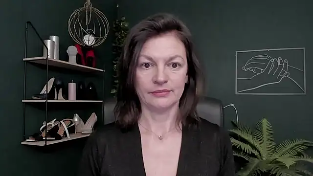 VivianWILD online show from 12.16.25