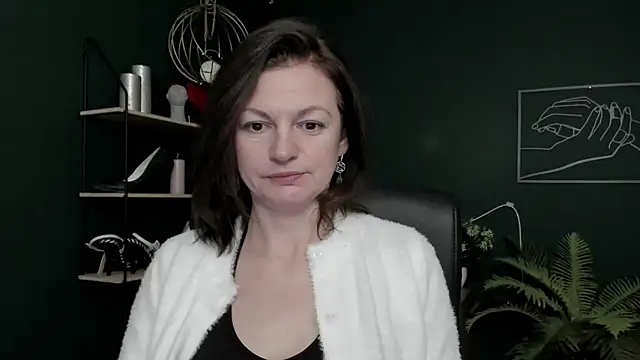 VivianWILD online show from 02.16.26