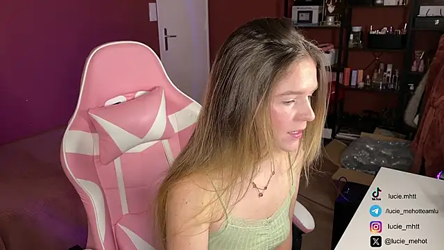 Snapshot of lucie_mehott chatting on 02.23.25 lucie mehott online show from 02.23.25