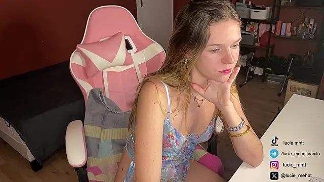 Snapshot of lucie_mehott chatting on 02.27.25 lucie mehott online show from 02.27.25