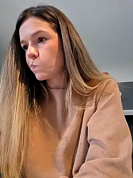 Snapshot of lucie_mehott chatting on 11.27.25 lucie mehott online show from 11.27.25