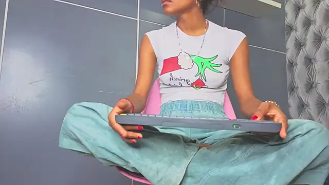 Hilary-banks online show from 03.20.26