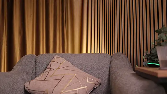 AnnittaStar online show from 10.20.25