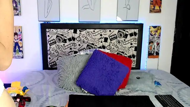 Snapshot of Rihana14 chatting on 11.25.25 Rihana14 online show from 11.25.25