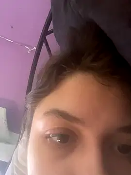 Snapshot of itzcheyduh chatting on 10.09.25 itzcheyduh online show from 10.09.25