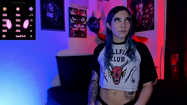 Snapshot of sofi_pretty_uwu- chatting on 12.21.25 sofi pretty uwu- online show from 12.21.25