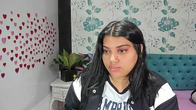 Snapshot of LindaBreeS chatting on 02.03.25 LindaBreeS online show from 02.03.25