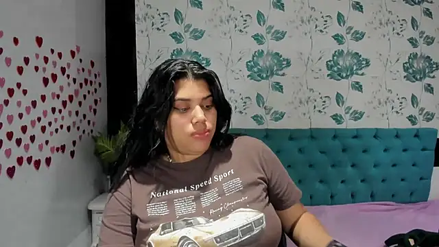 Snapshot of LindaBreeS chatting on 02.08.25 LindaBreeS online show from 02.08.25