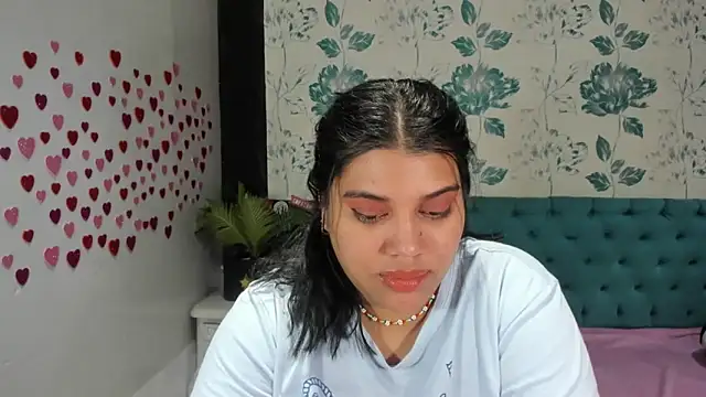 Snapshot of LindaBreeS chatting on 02.09.25 LindaBreeS online show from 02.09.25