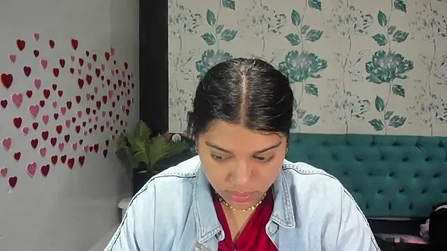 Snapshot of LindaBreeS chatting on 02.13.25 LindaBreeS online show from 02.13.25