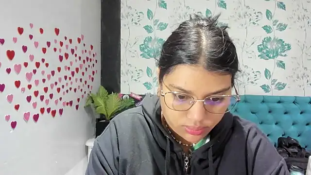 Snapshot of LindaBreeS chatting on 02.14.25 LindaBreeS online show from 02.14.25