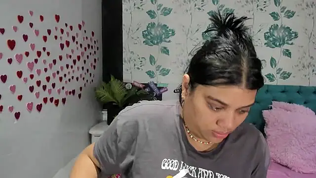 Snapshot of LindaBreeS chatting on 02.15.25 LindaBreeS online show from 02.15.25