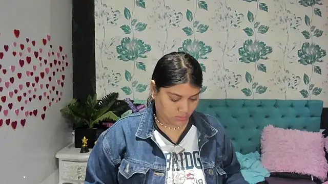 Snapshot of LindaBreeS chatting on 02.27.25 LindaBreeS online show from 02.27.25