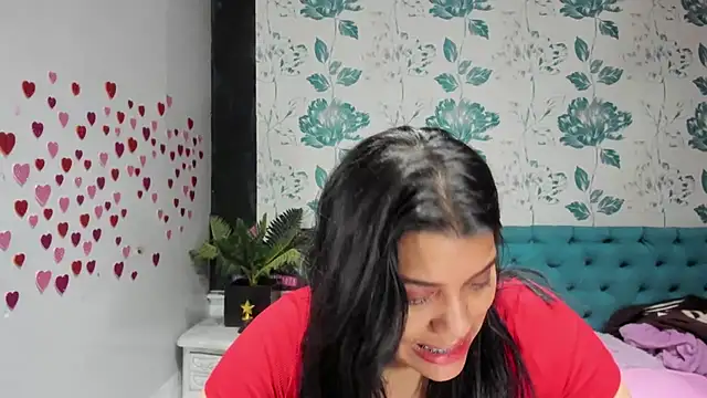 Snapshot of LindaBreeS chatting on 03.04.25 LindaBreeS online show from 03.04.25